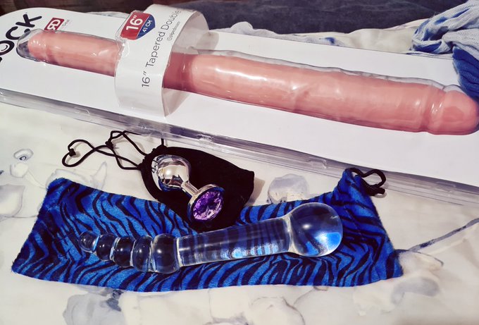 Some of my anal toys finally arrived today, so excited!! 😍 https://t.co/KZlmiJegMx