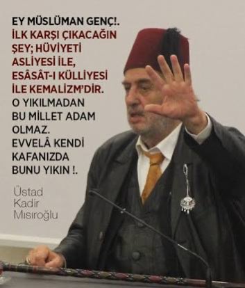 fatihtezcan's tweet photo. Kadir Mısıroğlu ölünce, her şey bitti sandılar.
Oysa biz o varken,
büyük konuşurken küçüğe söz düşmez edebiyle susuyor,
Davaya destek kabilinden konuşuyorduk.
Arkasından ettikleri ahlâksızca hakaretleri görüp anladık ki,
bu câhillere,
Rahmetliden de çok ve sert konuşmak lâzımmış! https://t.co/j07NhODPcJ