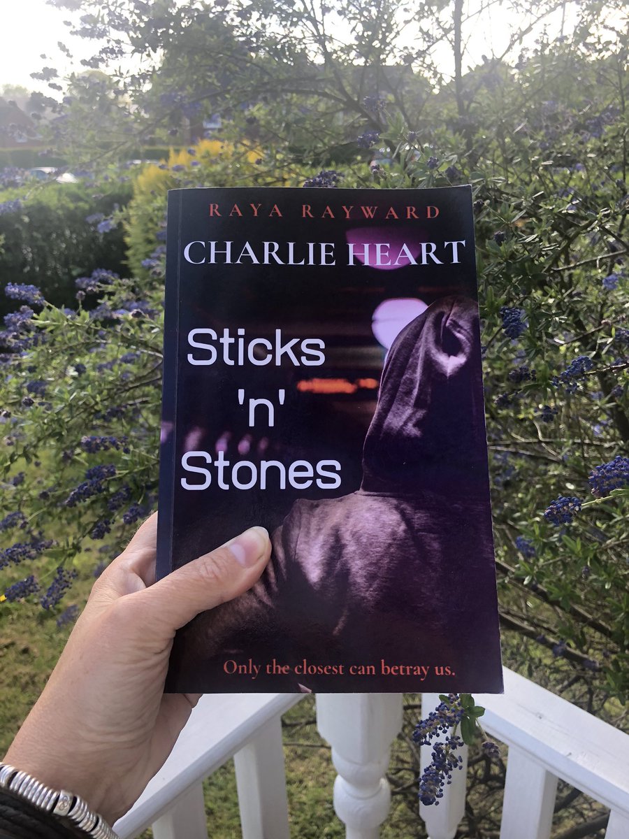#booklovers 
Fast-paced, page-turner, written by me! 
London crime fiction - if you’re a fan of Emma Tallon/Martina Cole you’re certain to love ‘Charlie Heart, Sticks ‘n’ Stones.’ 
Get your copy on Amazon now!
❤️ xxx #LockdownReading #lockdown2020