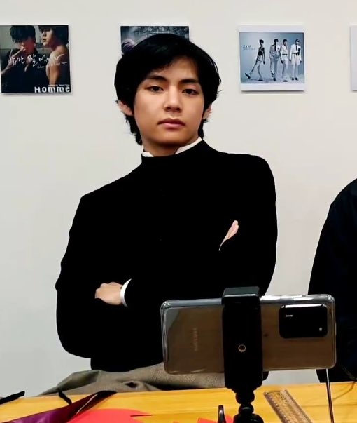 taehyungtannah's tweet photo. Taehyung is the exact same replica of his dad🥺💜 https://t.co/LZDeEHn1s8