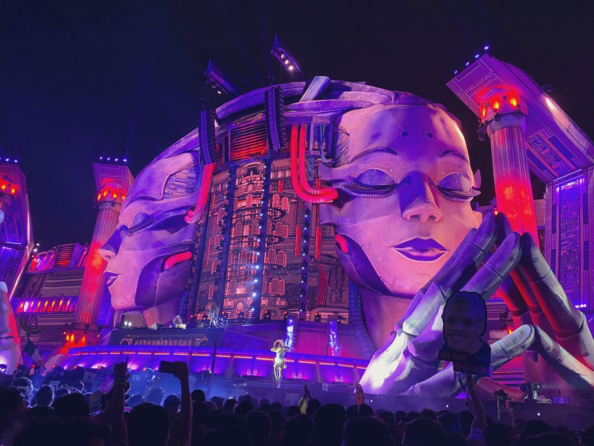 karlyta_yaz's tweet photo. Electric Daisy Carnival!!!
Electronic music unites us
#EDC #edcmx2020 #electronicmusic #unite https://t.co/3DqKMEnsOo