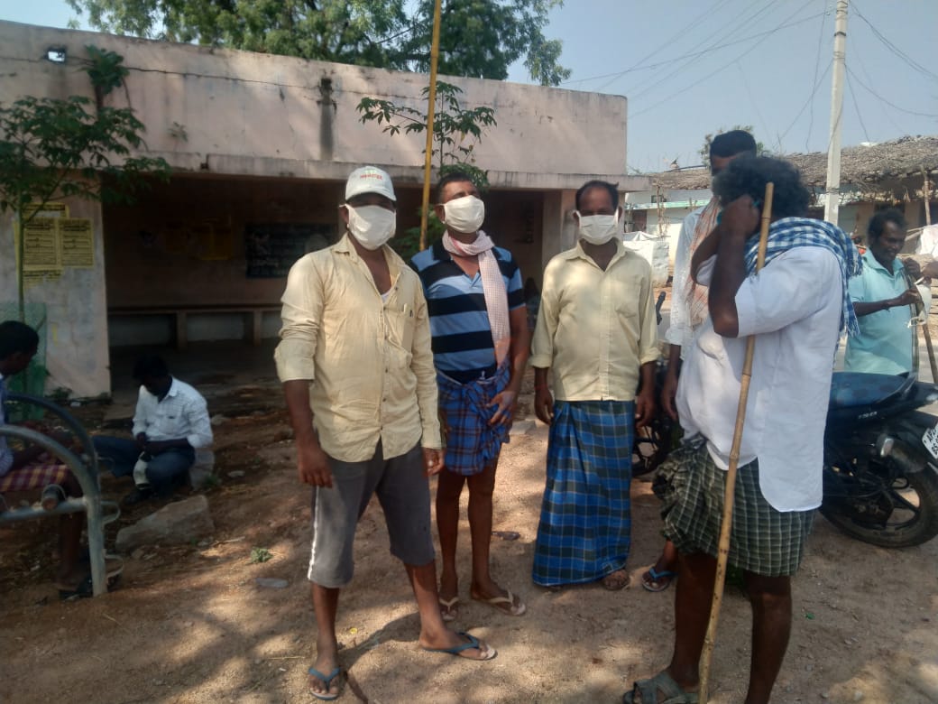 ICDS_Devarkonda's tweet photo. #కిందిశేశాయికుంటAWC
#దేవరకొ���డప్రాజెక్ట్
#నల్గొండ
#ఒకమాస్కుఒక్కరికొసమే
AWT  స్వంత ఖర్చులతో మాస్క్ లు కుట్టి పంపిణీ చేశారు https://t.co/PyrtT09CZs