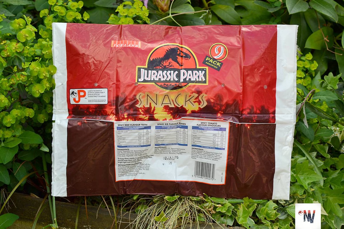 nathyvader29's tweet photo. Mmmmm Jurassic snacks #jurassicpark #retrosnack #jurassicworld #photograghy #retro https://t.co/JU47wNsrEx