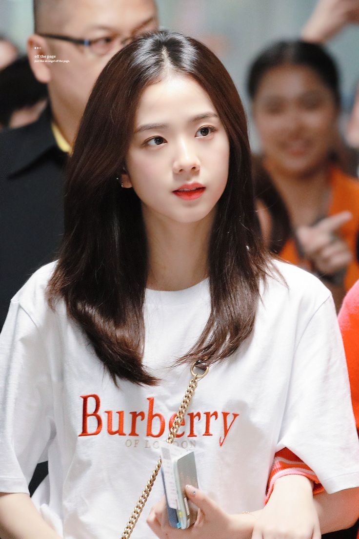 jisoosassy's tweet photo. ethereal https://t.co/izRGCK5ovi
