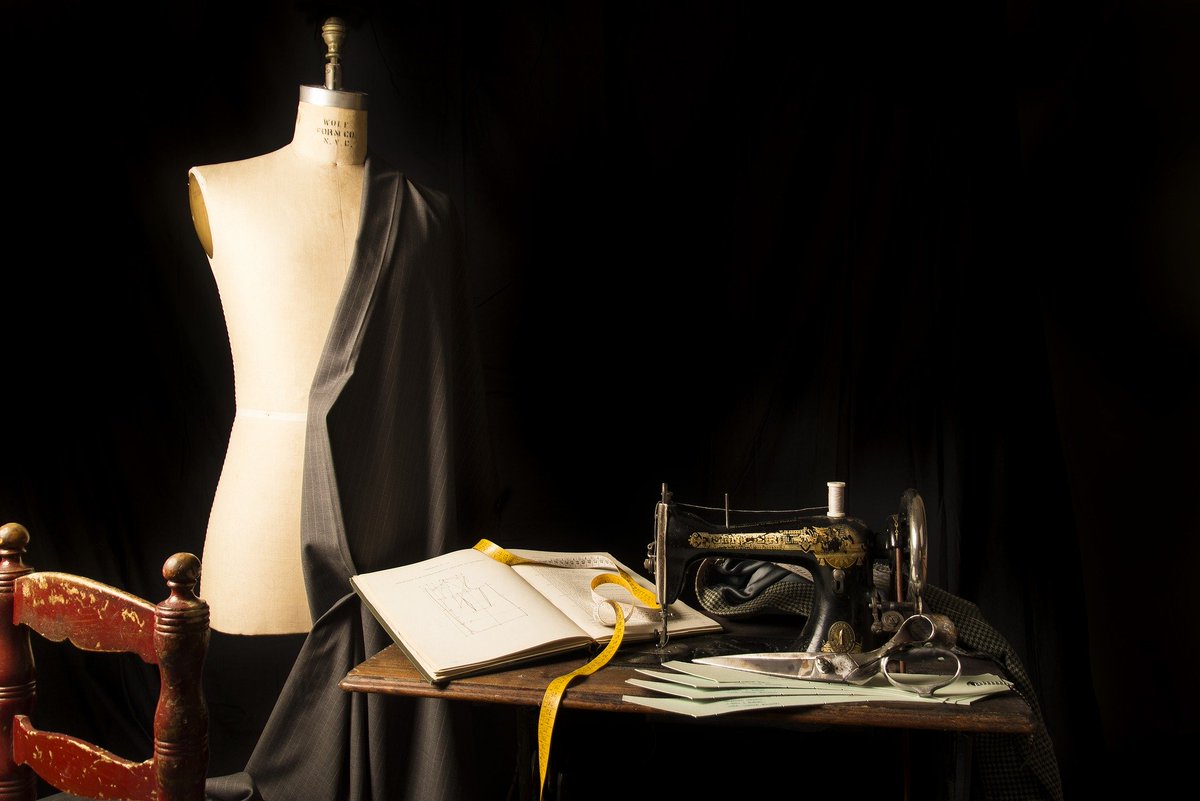 logronojoven's tweet photo. La Asociación Soineko convoca el #Concurso Internacional de #Vestidos de Papel de Güeñes #modistos #diseñadores, alumnado de #BellasArtes, aficionados, estudiantes de #diseño de moda. Inscripciones 1 al 30 de #julio https://t.co/v24kGHcVje https://t.co/ikr3ntCHuS