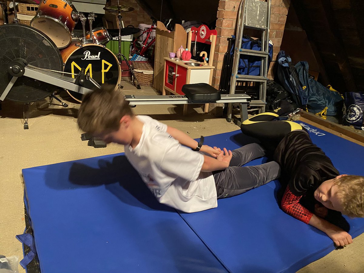 mrgoofah's tweet photo. Four of us did yesterday’s @KSIOlajidebt workout recommended by @KingAlfs_PE Good fun! #combatboredom #covidfitness #stayactive https://t.co/jL4iKmwvin