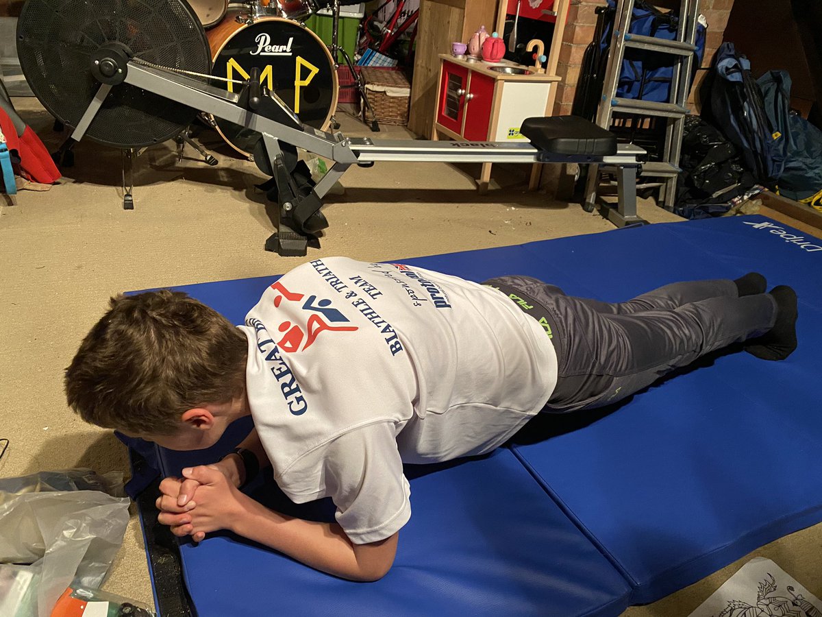 mrgoofah's tweet photo. Four of us did yesterday’s @KSIOlajidebt workout recommended by @KingAlfs_PE Good fun! #combatboredom #covidfitness #stayactive https://t.co/jL4iKmwvin