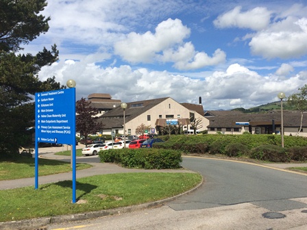 The visiting restrictions across UHMBT hospitals are continuing. Thank you to everyone that is helping to protect our patients and colleagues by following these restrictions. uhmb.nhs.uk/news-and-event…