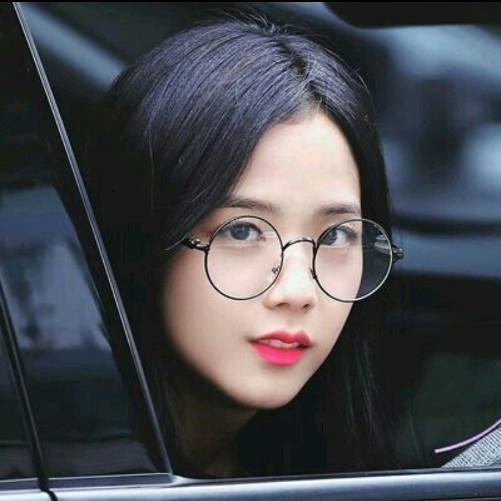 jisoosassy's tweet photo. a cutie https://t.co/IdMQGXZsvZ