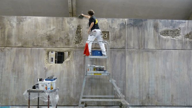 StephScenic's tweet photo. #fauxconcrete DS wall for #hanselandgretel at DNT #idomyownstunts
#scenicart #scenicartist #scenicartists #theatrescenery #theatre #art #setpainter https://t.co/RxVhzz2rxF