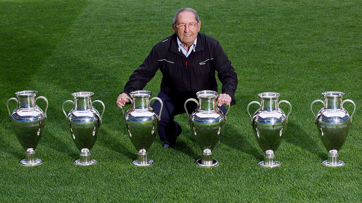 💫🔝 Nadie ha ganado la Copa de Europa tantas veces como Paco Gento, leyenda de nuestro Club...

🏆 1956 
🏆 1957
🏆 1958
🏆 1959
🏆 1960
🏆 1966

#RMFansEnCasa | #RMHistory