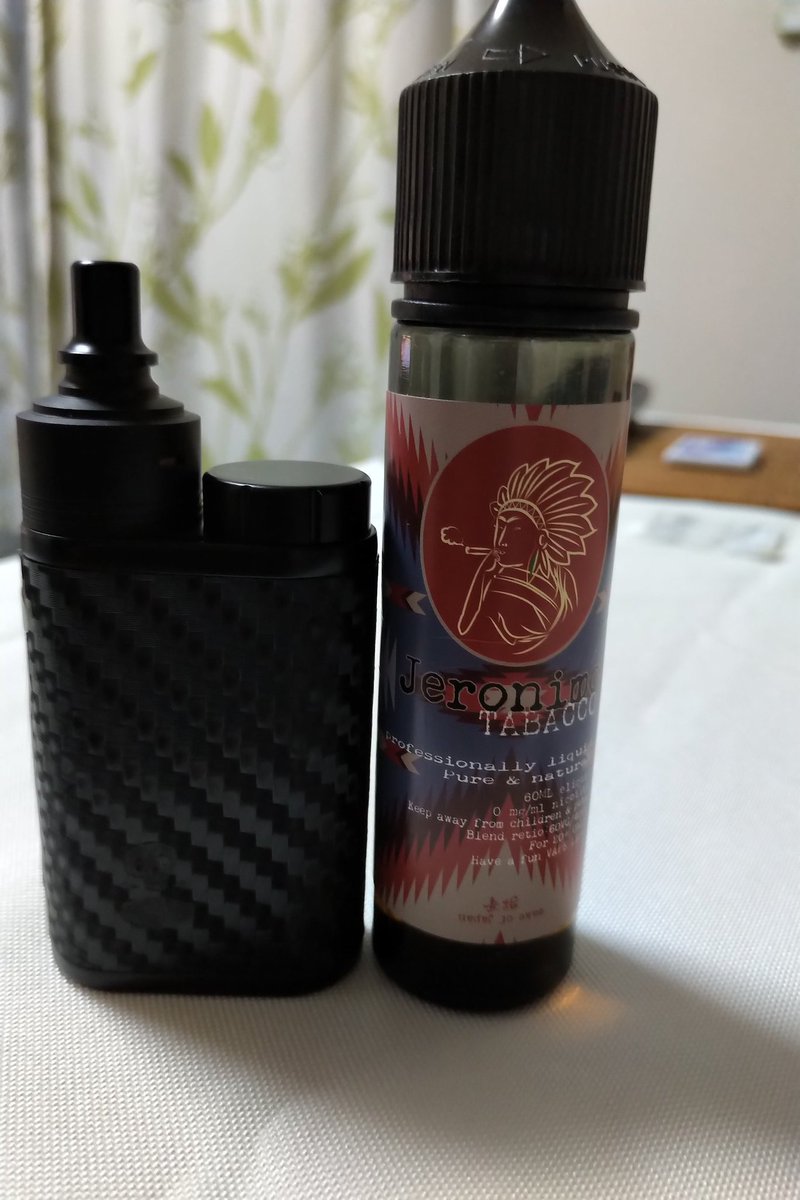 kyosukefl5_22's tweet photo. ニコ添加して一服。
美味い!
#VAPE
#ORBITALRDA
#MTLRDA
#69無垢ジェロニモ
#ワコンダに近い
@69mukuliquid https://t.co/iwb6ghcH3R