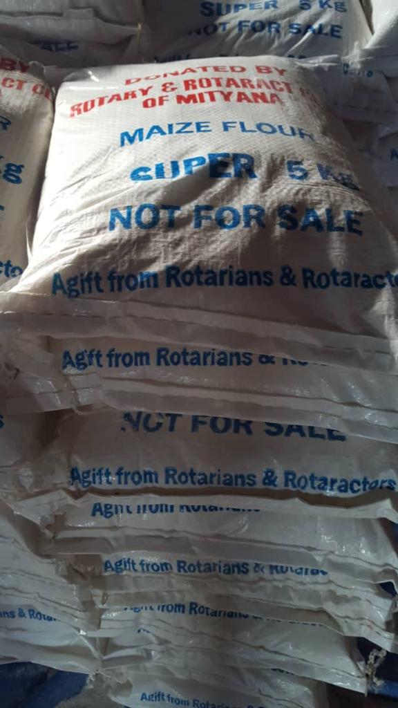 RMityana's tweet photo. Together with our mother club,today we have donated 150 bags(5kg) of Maize flour to Mityana district COVID -19 task force, this food will be given to Mityana district taxi Drivers Association 
#AloneTogether 
#StaySafeUG 
#StayHome 
#rotaract #rotary #d9211 https://t.co/7qrBhRlEBO
