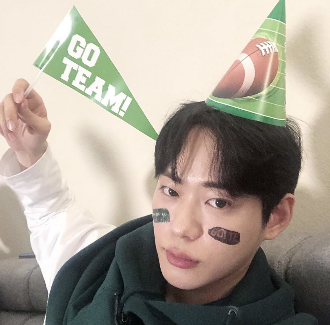 3_mong_403's tweet photo. 어린이날 세진😊 https://t.co/tA0ONU9jxB