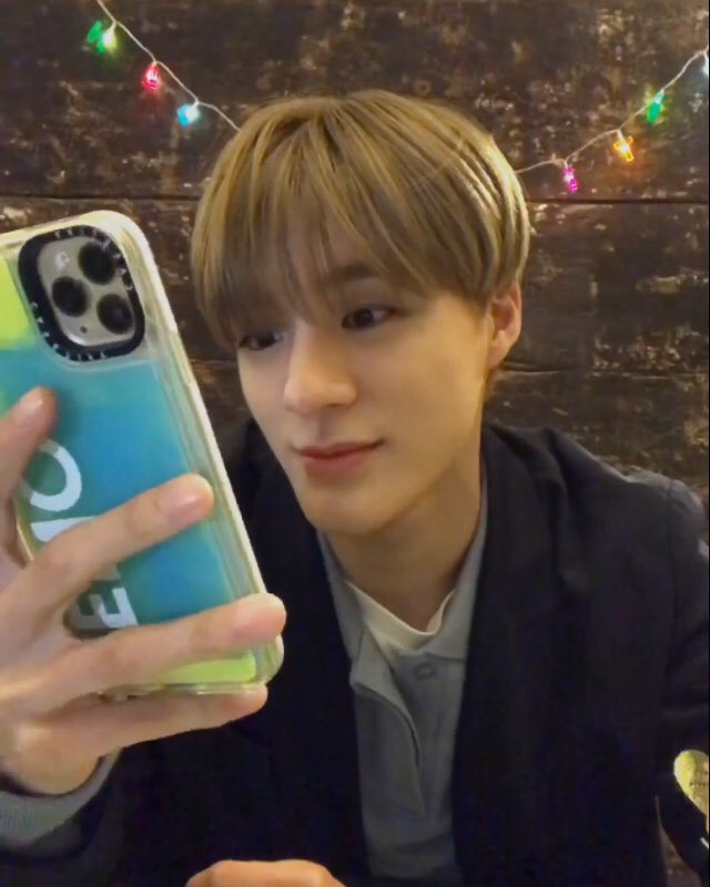 ถึงว่านะเป็นอวดไม่หยุด แล้วตอนวันเกิดไม่พูดสักกะคำว่าอินจุนซื้อให้ ค่อยมาบอกต่อหน้าว่างั้น