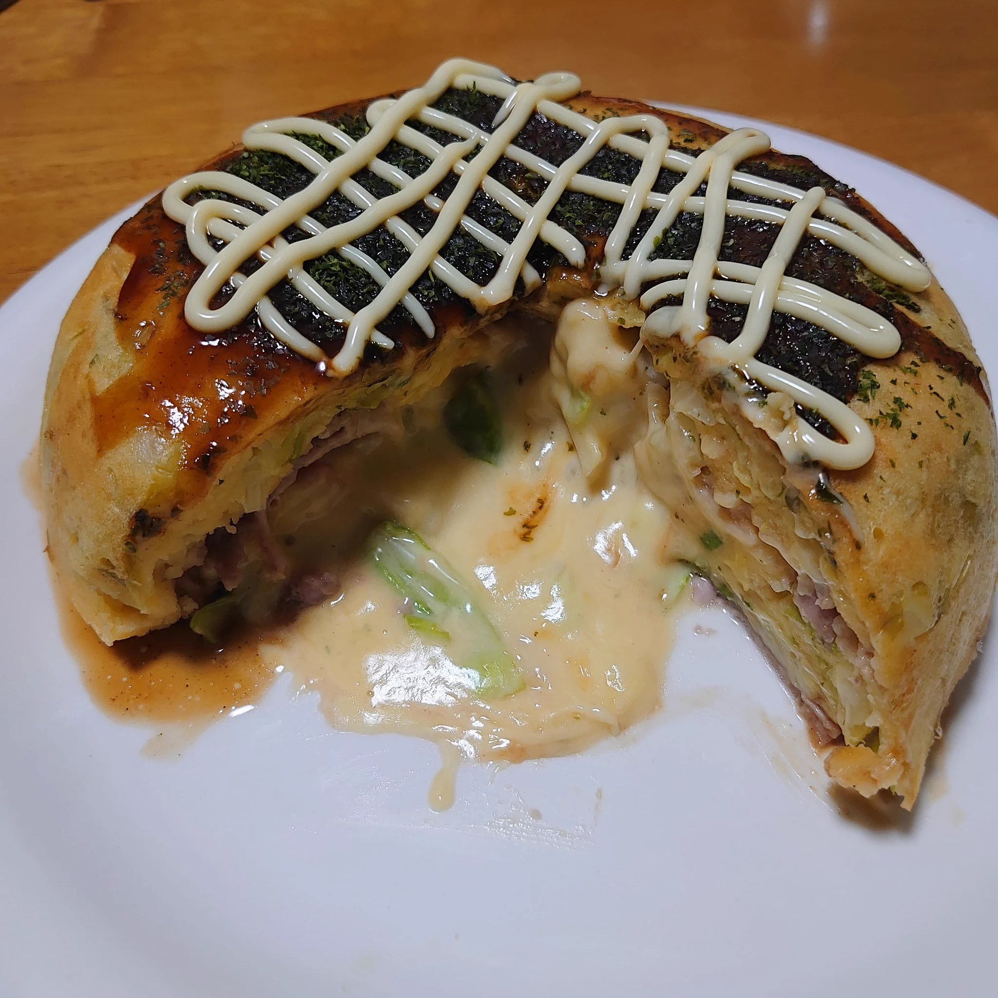 でっかいチーズinお好み焼き？炊飯器の釜にボンして完成だ！