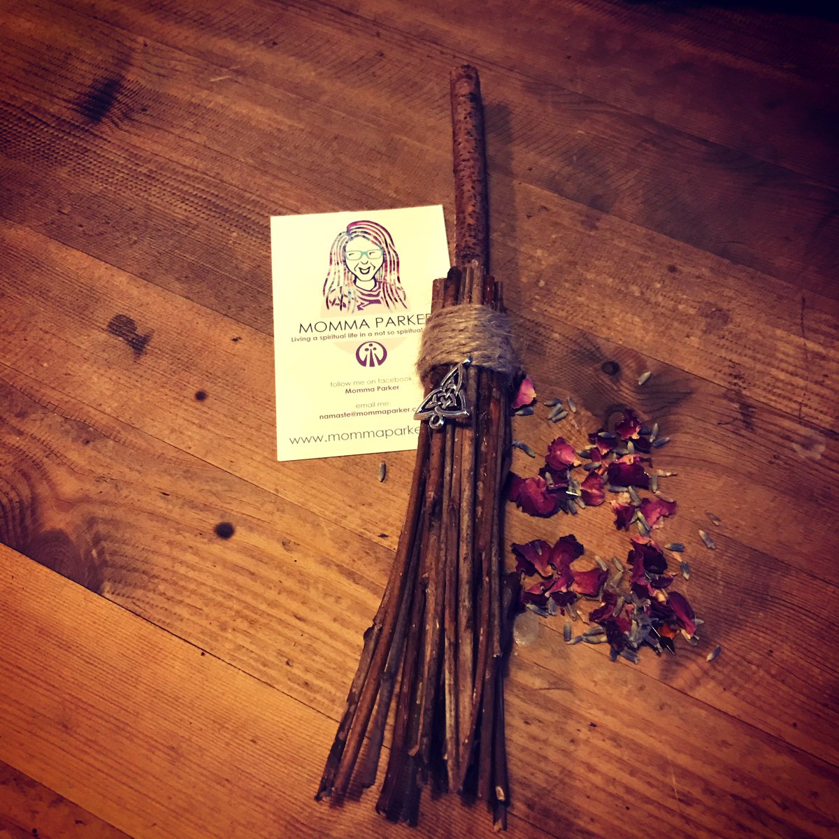 Mommaparker2's tweet photo. Loving my little #altar #besome just a little more work to do on her https://t.co/ORnldo1SbS #wiccan #witch #handmade #gifts https://t.co/MU729VxLRO