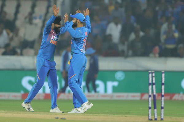 imjadeja's tweet photo. The joy of celebrating a wicket with your teammates 🇮🇳💙 #throwback #bcci https://t.co/Pt22CD1EtA