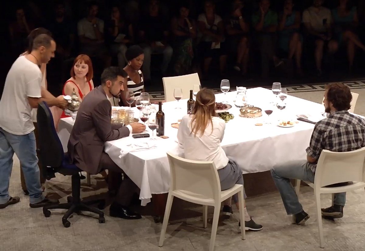 parcsandaru's tweet photo. Alineació titular pel col·loqui d'avui:
A l'autoria i dramatúrgia, @PabloLeyF, UE!
Actors, @tonisodevila i @raiborrell UE!
Des del @teatre_eolia, @anyeket i Cris Blanco UE!
Repartint joc, l'Edu del @BcnDCultural UE!
I com no, el #PublicEmpoderat fent els passes de gol... 👇👇👇 https://t.co/g84BN22lyH