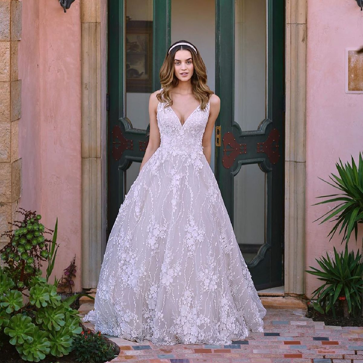 VowBridal's tweet photo. The 1789 dress by @KennethWinston is a timeless dress that exudes style and beauty. When it is safe to do so, come and try this gorgeous gown on in person at the gallery. π
https://t.co/taEKiCHNVR
#vowbridal #kennethwinston #wedding #weddingdress https://t.co/nNJ5WZrXfV