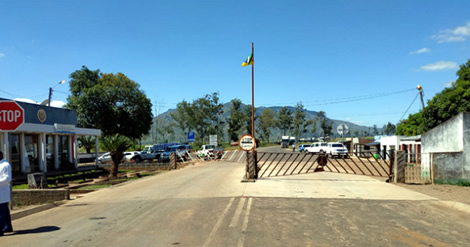 opaisonline's tweet photo. Sociedade
COVID-19: Autoridades migratórias em Milange apertam o cerco para evitar entrada de malawianos no país
#covid19 #autoridadesmigratorias #milange #opaisonline #opais #gruposoico
https://t.co/1pCOLtg0pq https://t.co/ZkRNaYkpOb