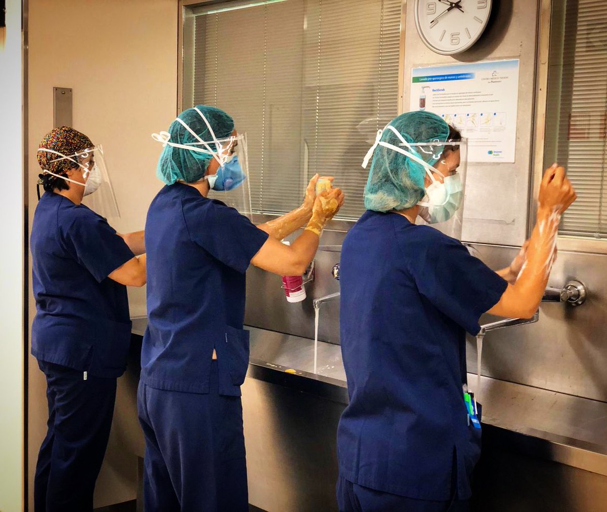 AnestaliaCMT's tweet photo. Hoy martes 5 de mayo es el DIA MUNDIAL de la HIGIENE de MANOS 🧴🧼👋🏻Lavarse bién las manos es una de las mejores medidas para reducir la transmisión de gérmenes y evitar infecciones🙏🏻❤️
PARA SALVAR VIDAS,LAVATE LAS MANOS 🧴👋🏻#diamundialhigienedemanos #Handhygiene @Clinica_Teknon https://t.co/AKUUDZZ0t3