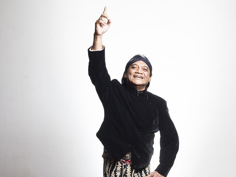 glitzmediaco's tweet photo. Kabar duka kembali datang dari dunia musik Indonesia. The Godfather of Broken Heart, Didi Kempot menghembuskan napas terakhirnya pada hari Selasa (5/5/2020) pagi ini di RS Kasih Ibu Solo.
—
#GLITZMEDIACO #glitzmedia #didikempot #ripdidikempot #beritaduka #sobatambyarberduka https://t.co/Hg1UcWdMs1