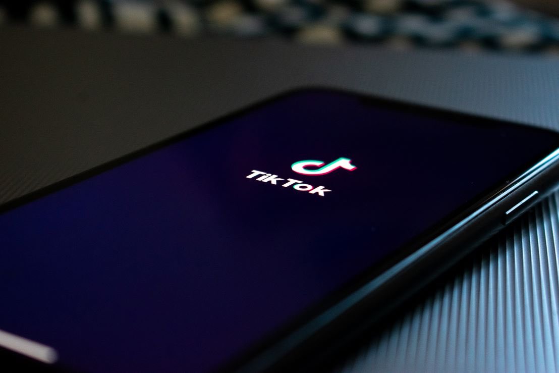 Reech_com's tweet photo. « Alors que #TikTok avait pour réputation d’être un lieu d’expression des jeunes, les trentenaires s’y sont mis pendant le #confinement. »
Alexandre Saillard, Influence Campaign Manager chez Reech, en parle sur @Influenth. 
#InfluencePower #Influenceurs 
https://t.co/bJkzefdqM6 https://t.co/3DdpJGGtjb