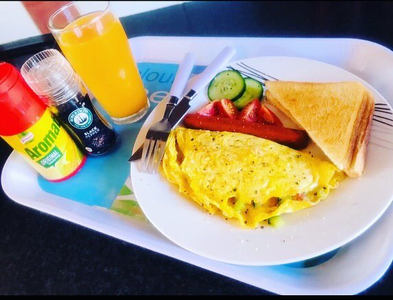 S_Ramohloa's tweet photo. Abadala bathi ... a way to a man’s heart is through his stomach😉
#LadiesTakeNotes😂 https://t.co/Npc3rKwKnp