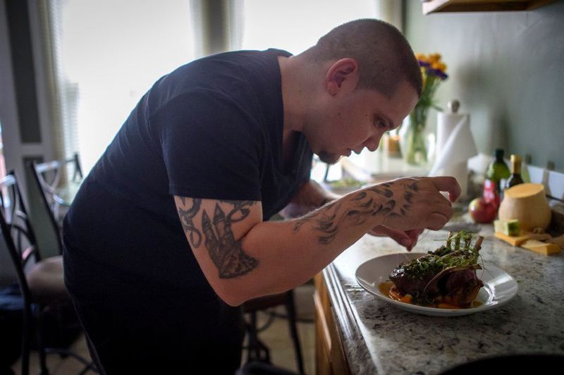 Join Connecticut chef and ‘Chopped’ winner Xavier Santiago tonight for a virtual cooking demonstration with the Courant trib.al/m3jITcd