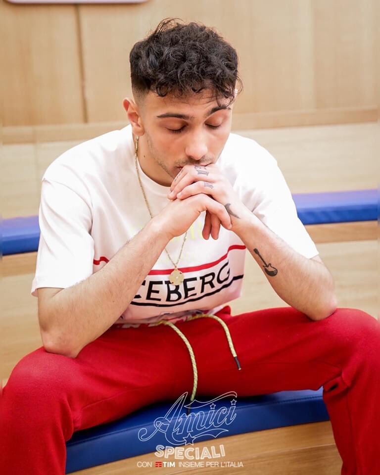 Volevo condividere con voi un occasione importante  che mi si è presentata, partecipare ad #amicispeciali, un programma “diverso” come il periodo che stiamo vivendo ora, lo scopo è quello di  fare del bene, cercando di intrattenere il pubblico da casa e fare della beneficenza.