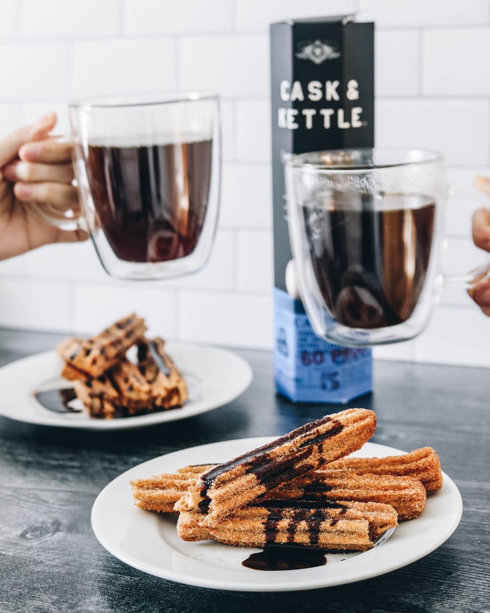 CaskKettleUSA's tweet photo. We're celebrating Cinco de Mayo with cocktail hour at home tonight. The light agave flavor of silver tequila, notes of roasted coffee and whisper of Mexican chocolate will pair perfectly with the dessert of your choice. https://t.co/oaYG875YzW https://t.co/NgtIvYI7BW