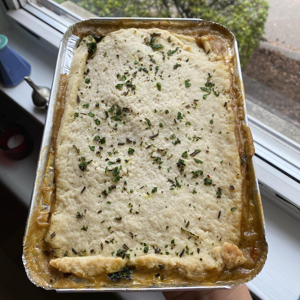 CafeLouise's tweet photo. No matter what the question is, fresh homemade turkey pot pie is always the answer! Call us to get yours this week! 🦃🥧 #cafelouise #allingoodtaste #turkey #potpie #turkeypotpie #healthy #potatoes #ct #connecticut #eatinct #ctnow #gotoctnow #ctfood #cteats #cteatsout #ctfoodie https://t.co/JHOf0nXE54