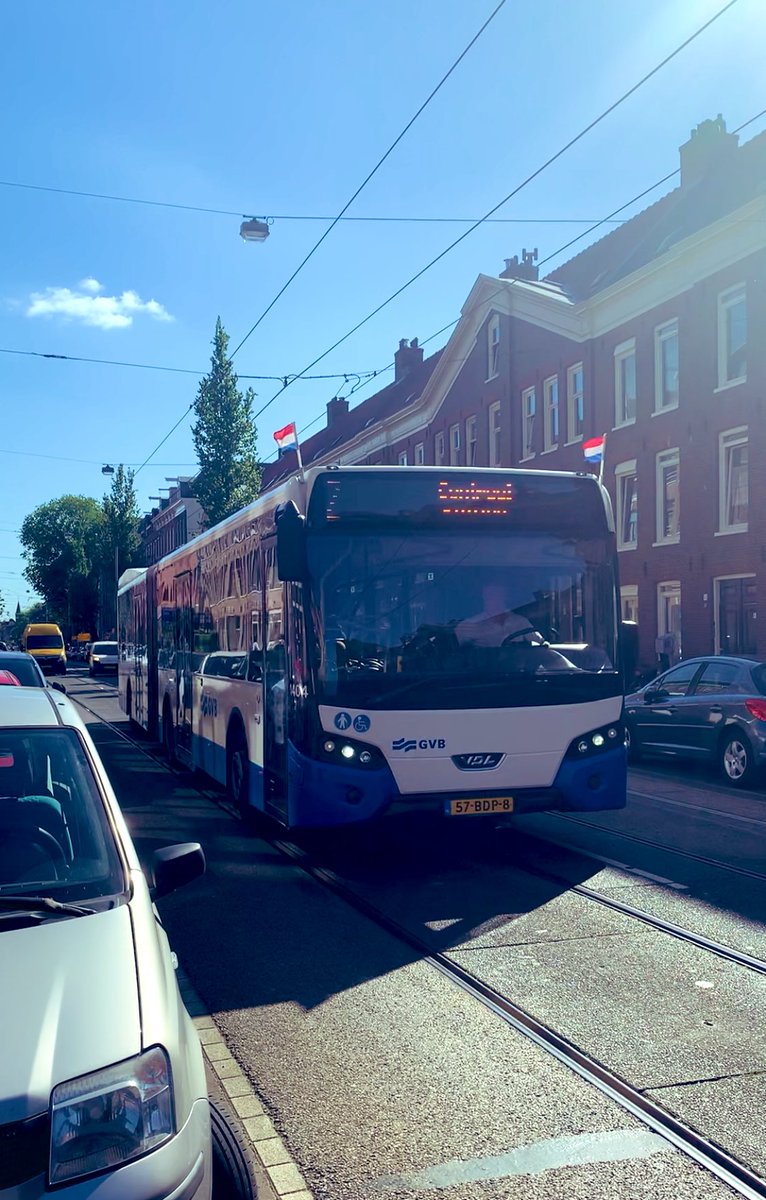 pleunu's tweet photo. Noem me een nerdje maar ik ga kapot van schattigheid bij alle trams en bussen die ik met babyvlaggetjes tegenkom 

#bevrijdingsdag #5mei https://t.co/IMzFY4pRpt