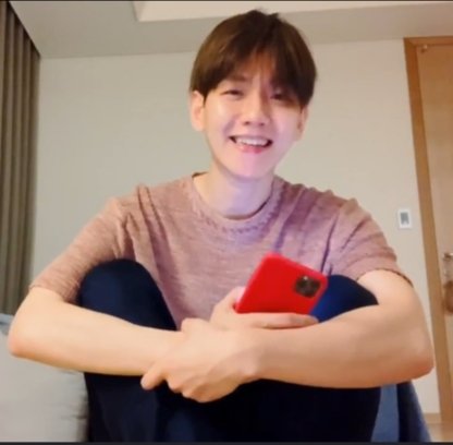 trillsnow's tweet photo. 여기서 이야기하기 위해 Google Translate를 사용하고 있습니다. 백현 어를 번역 할 필요없이 한국어를 배우려고 노력하겠습니다. 백현은 내가 기대하고있는 두번째 솔로 앨범이다 @B_hundred_Hyun https://t.co/q7OckVUfkz