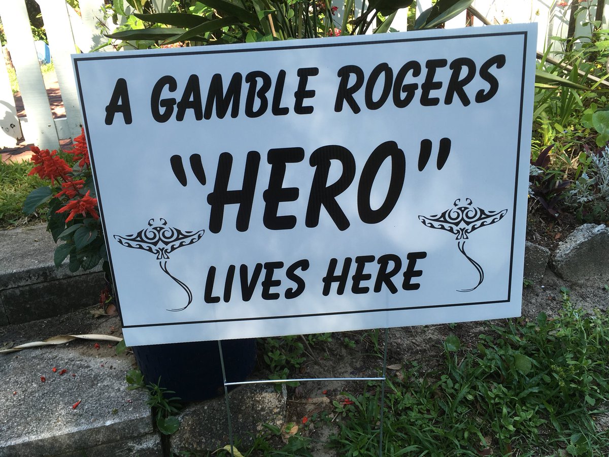 grecolm's tweet photo. Thanks to our admin for coming to all our houses and putting up signs for Teacher Appreciation! Go Stingrays https://t.co/OiH2NZxTTK