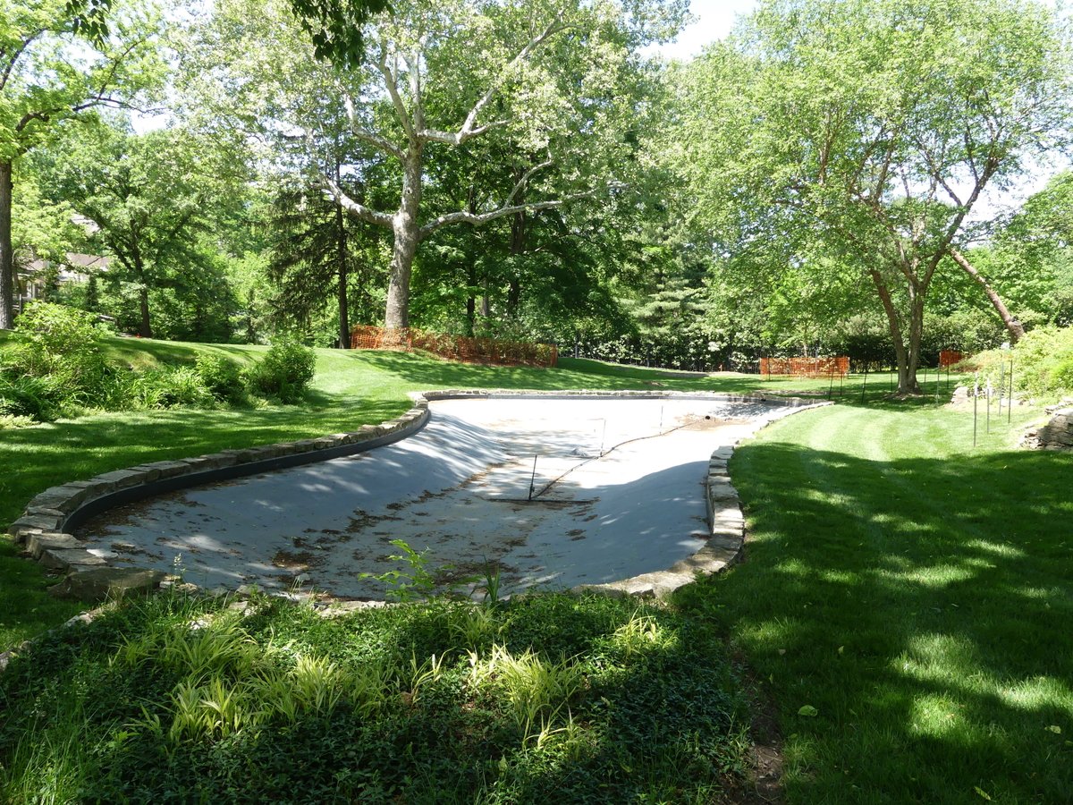 MegaKCbuilds's tweet photo. Before & After: Spring is a time of renewal and getting outside, which makes it the perfect time to appreciate the renovated fountain in this Mission Hills sunken garden. @MegaKCbuilds was happy to work with @WatersEdgePools on this rebirth!
#builtbyowners #kansascity #buildkc https://t.co/S1AFKfZZnt