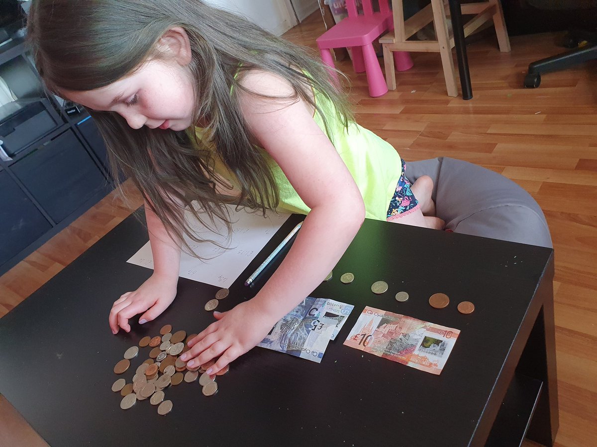 Beverleyhemph10's tweet photo. We are learning about money, practising making up specific amounts, figuring out how much change, and budgeting our "lunch money" at the cafe and our "pocket money" at the toy shop (imaginary, of course!!) @MrDonnellyP4 @Miss_NMackin https://t.co/whzd57Ocuc
