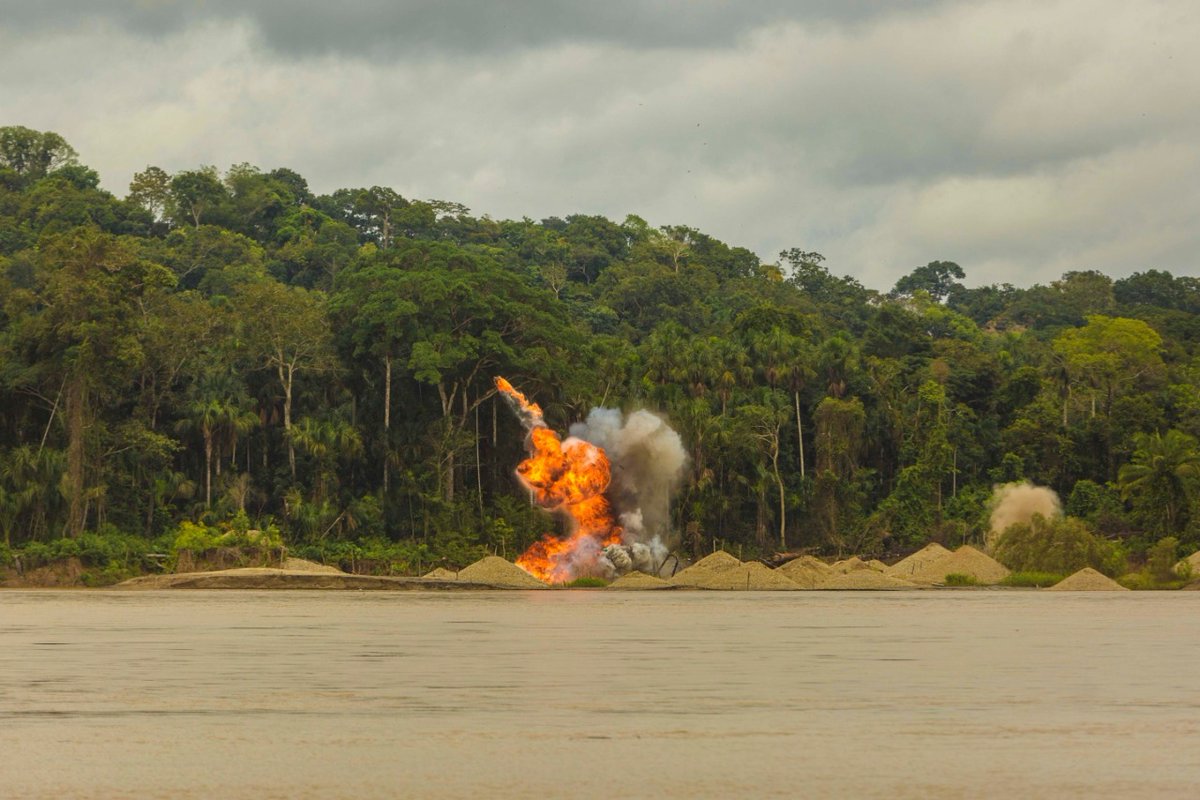Actualidad Ambiental (@actualidadspda) on Twitter photo Más de 50 operativos contra la minería ilegal se han realizado durante el estado de emergencia ► bit.ly/2W3exPM
Según la <a href="/FEMAPeru/">Fiscalía Especializada en Materia Ambiental - FEMA</a>, este es el momento para reforzar la fiscalización de los instrumentos e insumos que finalmente son destinados a esta ilegal actividad. Más de 50 operativos contra la minería ilegal se han realizado durante el estado de emergencia ► bit.ly/2W3exPM
Según la <a href="/FEMAPeru/">Fiscalía Especializada en Materia Ambiental - FEMA</a>, este es el momento para reforzar la fiscalización de los instrumentos e insumos que finalmente son destinados a esta ilegal actividad.