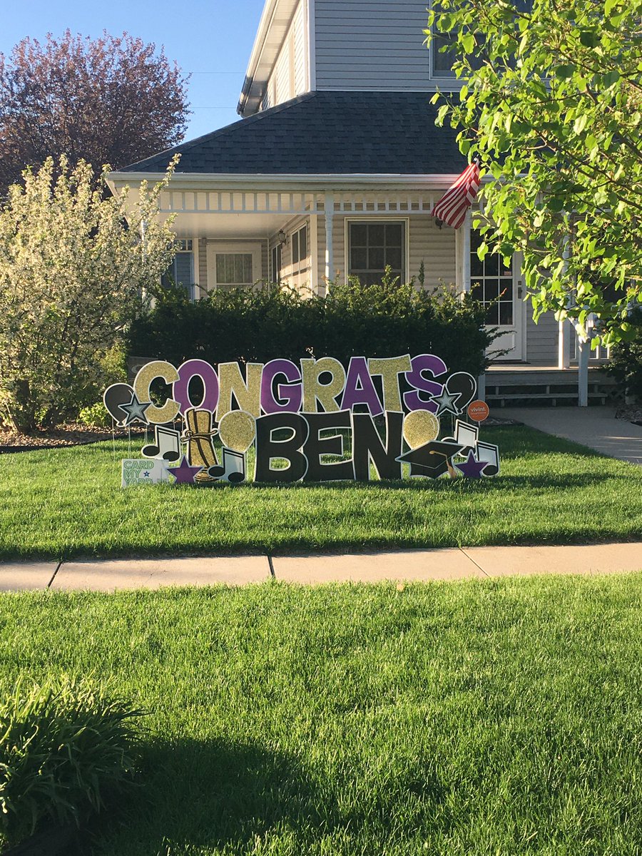 jordynhubbard10's tweet photo. Thank you for the awesome surprise in our yard this morning @AngieRunquist and Michelle Simmons, it made Ben feel really special! Lucky to live in such an awesome community! #WinBackGI @starfish3434 https://t.co/0nKiOMWg2P