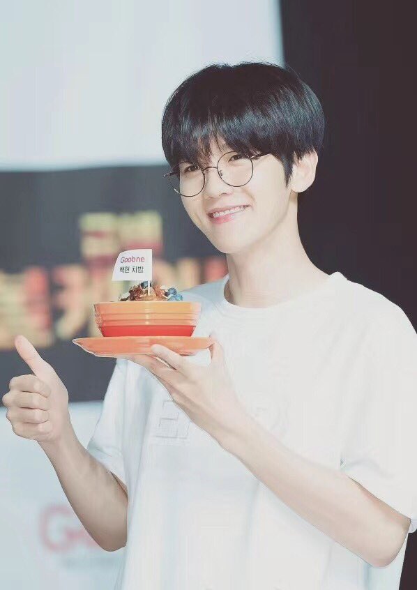 sunbbhshine1's tweet photo. 𝙃𝙖𝙥𝙥𝙮 𝙗𝙞𝙧𝙩𝙝𝙙𝙖𝙮 𝙩𝙤 𝙢𝙮 𝙗𝙤𝙮 백현아 https://t.co/PGoZTQPE4t