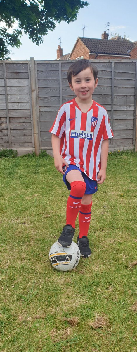 RBoyce1985's tweet photo. @Plus500 @Atleti
#atletiathome
My lad hasn't taken his Atleti kit off, he absolutely loves it! 🔴⚪🔵 https://t.co/KDg4xuOLzl
