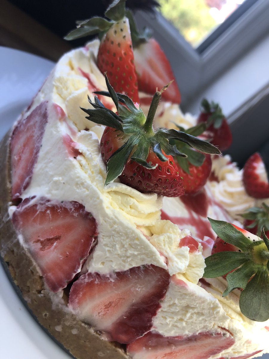 Fresh strawberry cheesecake today🍓❤️