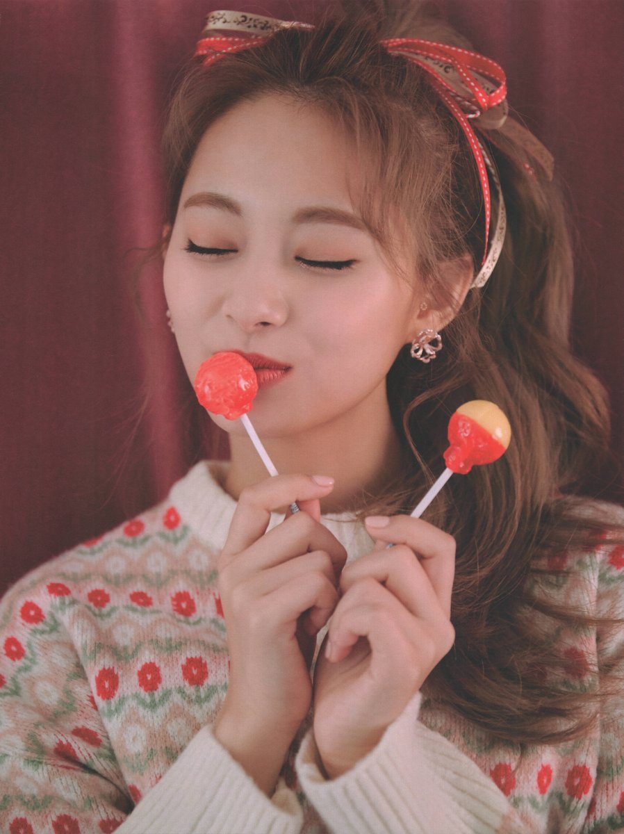 yuさま確認ページ♡ SCAN] Yes, I am Tzuyu (1st Photobook) page 239 page 241 page 243