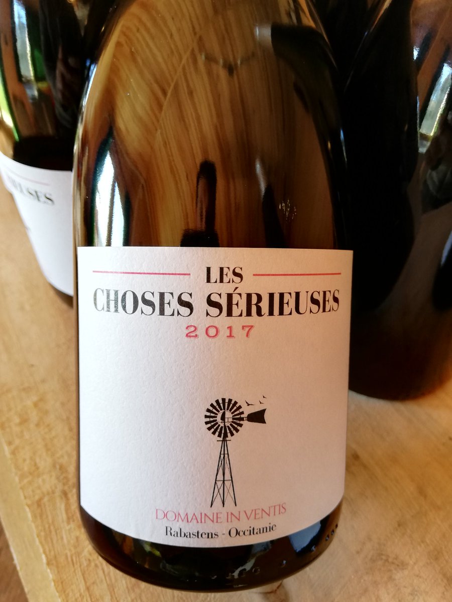 DomaineInVentis's tweet photo. En tant que vigneron à Rabastens je me dévoue pour envoyer à Pierrot un vin qui le fera changer d'avis sur les Gaillac.
(c'est pas 4,50 la bouteille par contre mais j'enverrai la facture à Vincent, je sais qu'il cherche des charges pour la TVA!) #rmclive #DomaineInVentis https://t.co/0lMnouoJan