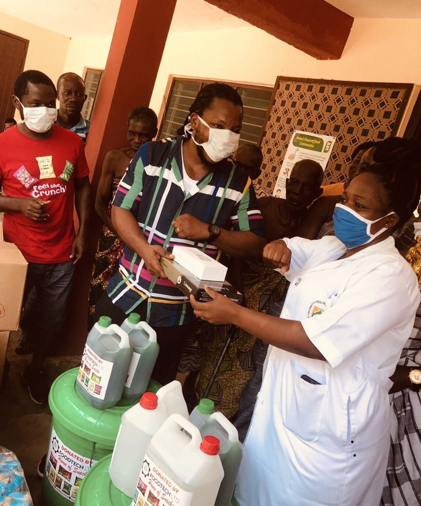 Foodtechlimited's tweet photo. We collaborated with @iamedem and his team @TeamVRMG to donate to three #COVID__19 relief items at (3) Community Health Centres . 1. Tokoe 2. Deme 3. Fiave. In the Volta Region... let’s help fight #coronavirus#homeofsnacks
#nature #convid19 #ghana🇬🇭 #foodtechltd #stayathome https://t.co/Ki3i07X22A