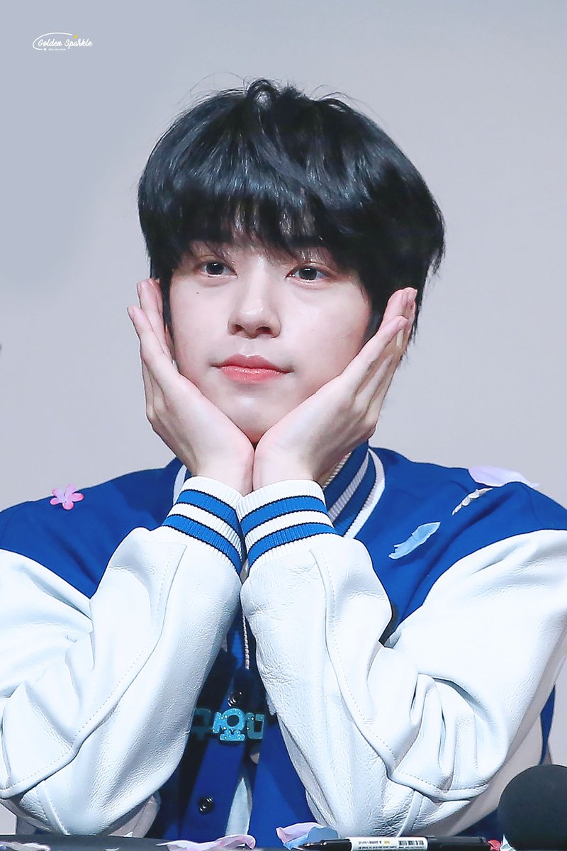 GOLDENSPARKLE56's tweet photo. 어지러운 이 세상에 
내가 숨 쉰 이유.

#따스한_봄날의_시현이는_누구보다_아름답다 https://t.co/45bxQrrJHx