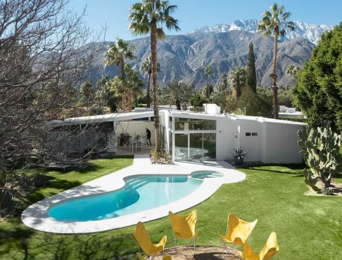 For the next two years, travel's going to look a lot like the 1970's. Why? bit.ly/2YBdWq9 #TravelSkills