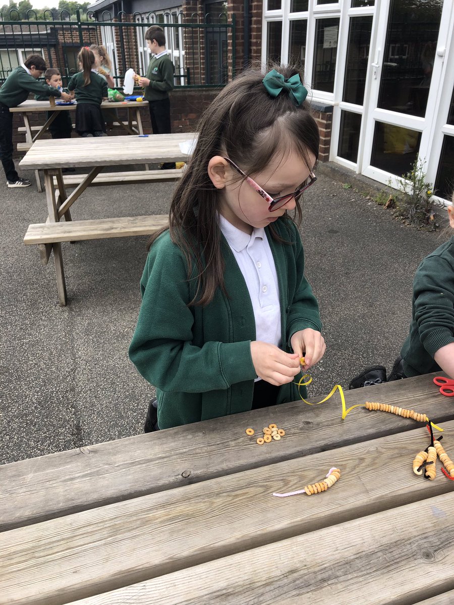 ROrchardpa's tweet photo. We had a great time making bird feeders at school today. The birds in our playground are going to be very happy! #OPAenvironmentweek #OPAwildlifewatch @OrchardPrimaryA https://t.co/tnPin54UYf