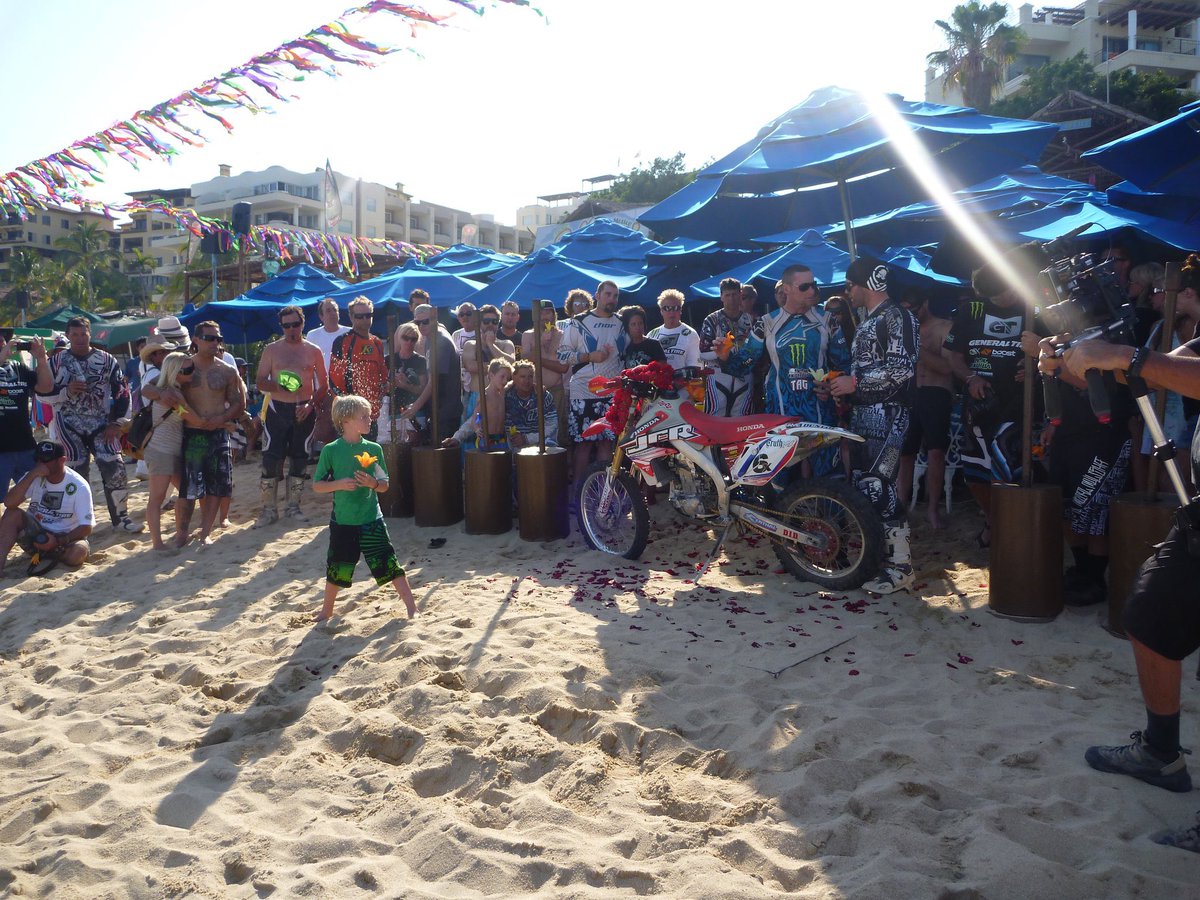 PatrickDailey's tweet photo. 9 years ago, a group of grubby dirt bike riders (myself included) rode our dirt bikes from Tecate to Cabo. On the 2nd day, one of our brothers crashed and lost his life. We continued on in his memory. 9 yrs ago today, we made it to Cabo. I’ll never forget that trip. #RiptoCabo https://t.co/3UOLwlO4BZ